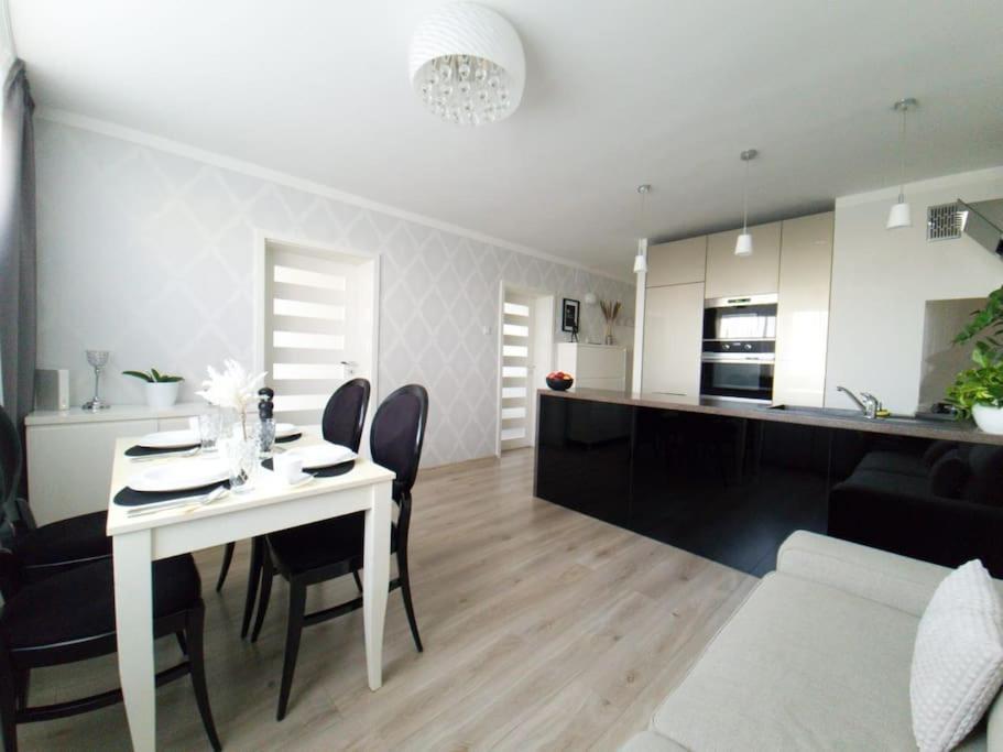 Uroczy, Jasny Apartament Oraz Bezplatny Parking! Apartment Krakow Exterior photo