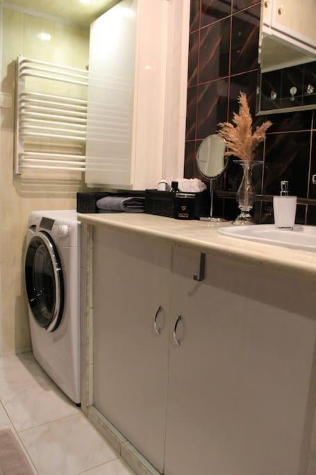 Uroczy, Jasny Apartament Oraz Bezplatny Parking! Apartment Krakow Exterior photo